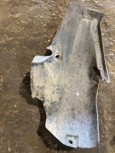 BMW 3 E36 Innenkotflügel hinten links 16131180277 1.80 Petrol 85kw 33765207