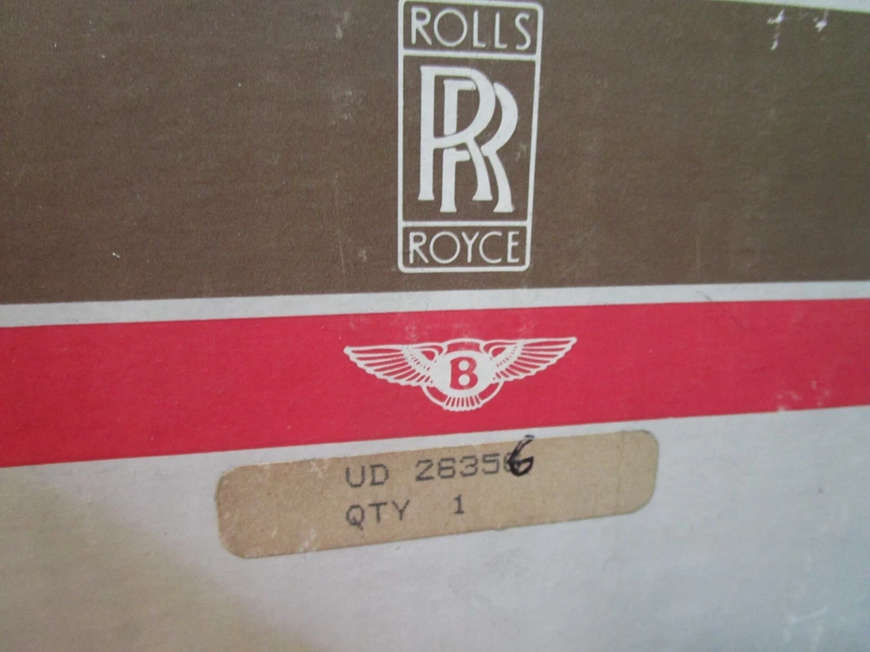 Rolls Royce Silver Spur, Spirit right front indicator lamp assembly UD26356 NOS - Image 4 of 4
