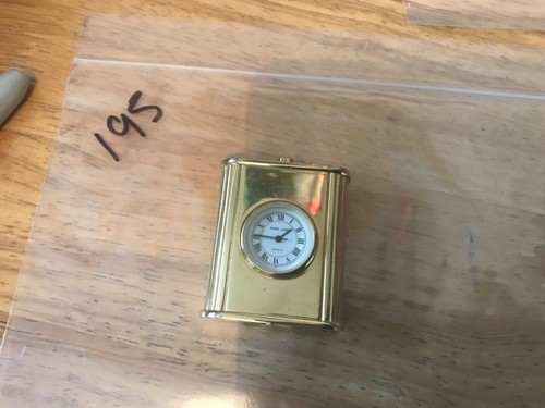 Miniature Quartz clocks and other makes. Over 100 clocks - Foto 383 di 470
