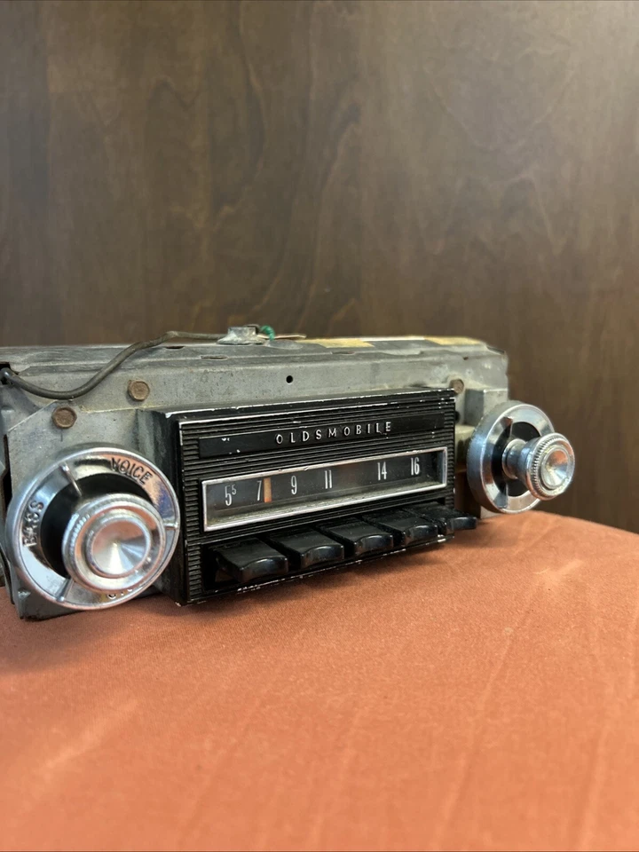Oldsmobile 442 1964, F-85, Jetstar Factory radio am raro con perillas diales ajustes preestablecidos Foto 4 de 4