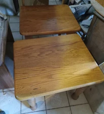 Solid Oak End Table / (1 Table)  (ET356)
