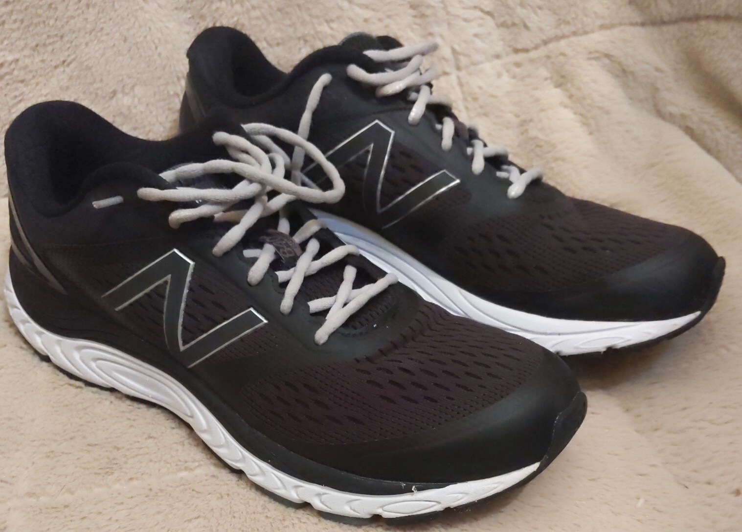 New Balance 840v4 Men's Black White 