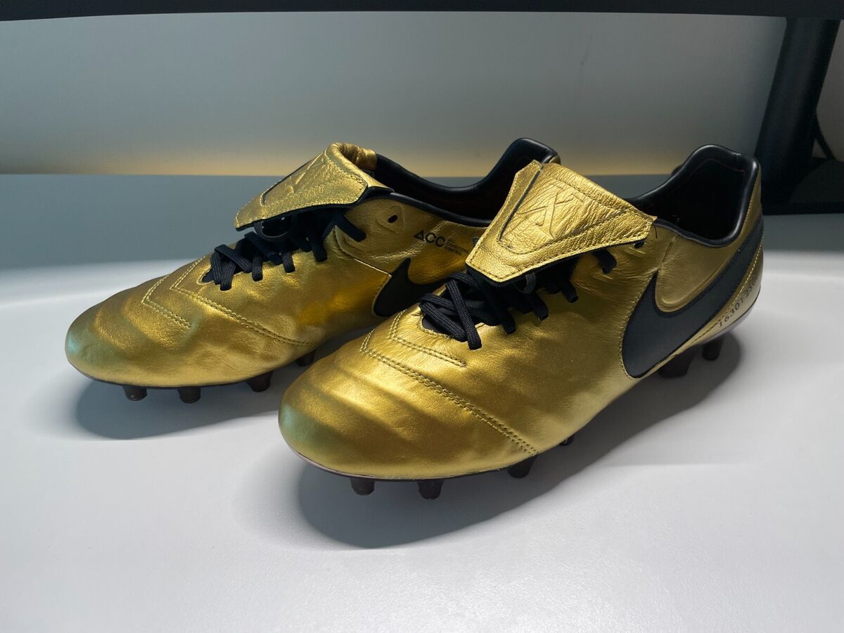 Nike Tiempo Legend VI FG Totti x Roma Limited Edition 1630 Nike Tiempo Legend VI FG Totti x Roma Limited Edition 1630
