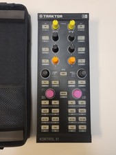 Native Instruments Traktor Kontrol X1 Controller DJ con borsa per il trasporto - spedizione gratuita