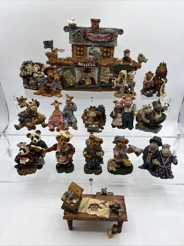 Noah's Ark Boyds Bears Boat, plus (15) Lot Friends Figurines Series 1, 2 & 3