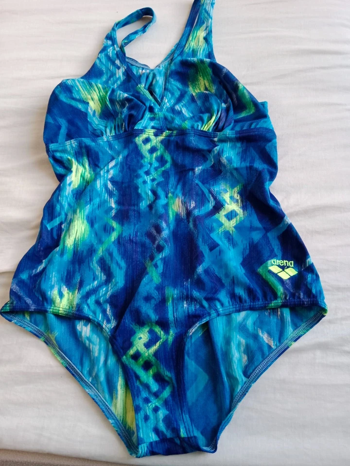 maillot de bain Arena taille 50 TRES BON ETAT - Photo 1/1