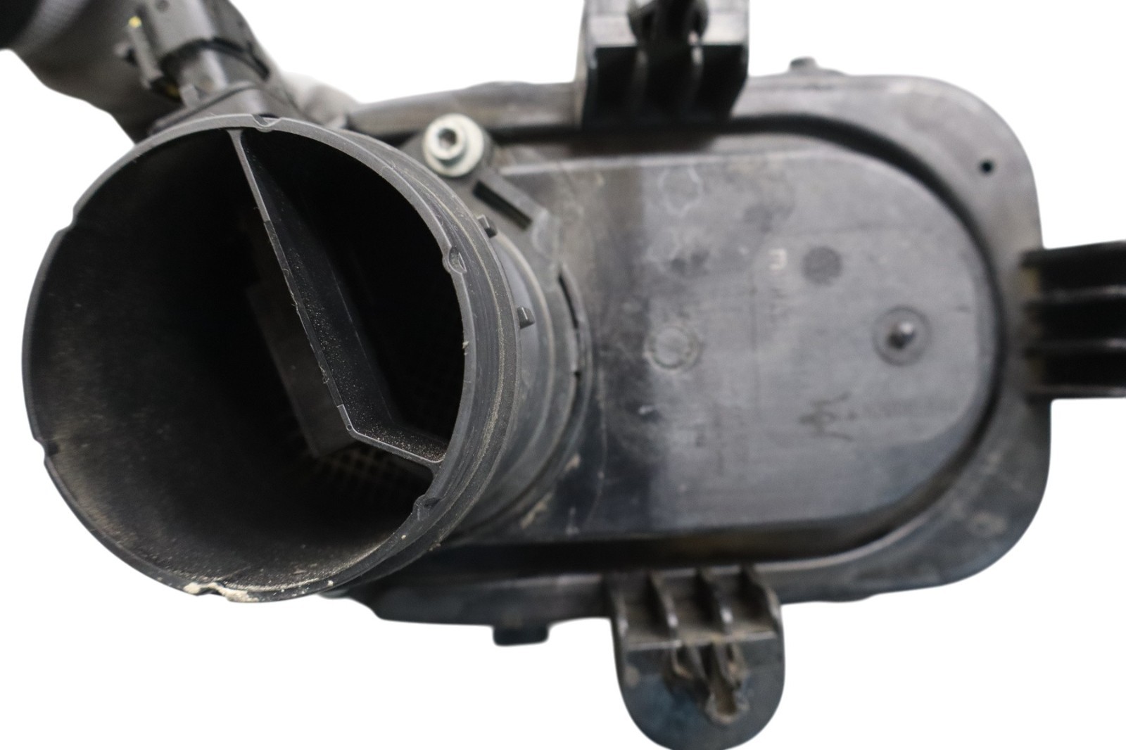 14-18 Maserati Ghibli Front Left Side Air Intake Cleaner Box 670005844 Oem