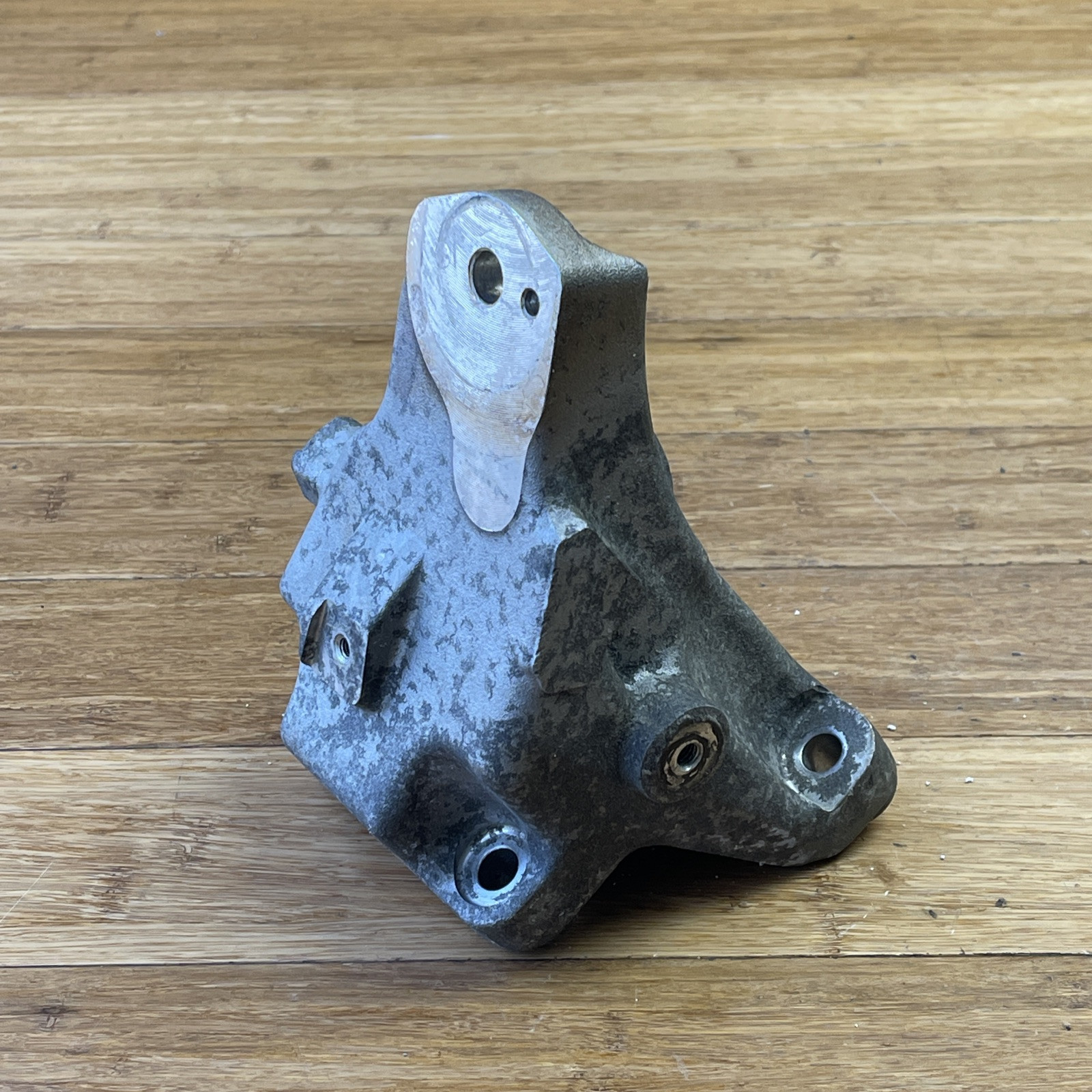 2015-2018 Ferrari California T Left Engine Arm Motor Mount OEM Bracket Support