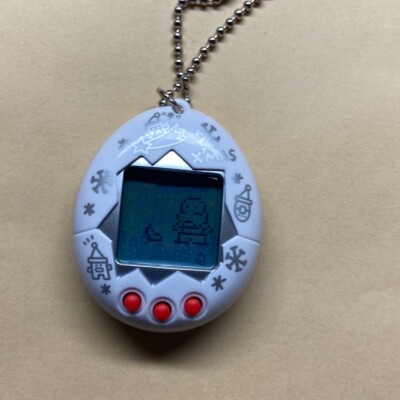 Bandai Tamagotchi Santa Claus Christmas Tree - White for