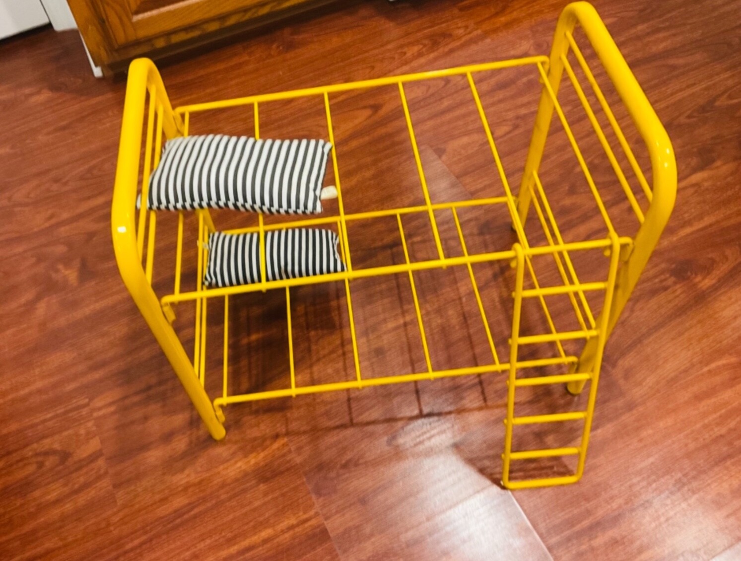 American Girl Doll of Today Yellow Bunk Beds w/Pillows Pleasant Company