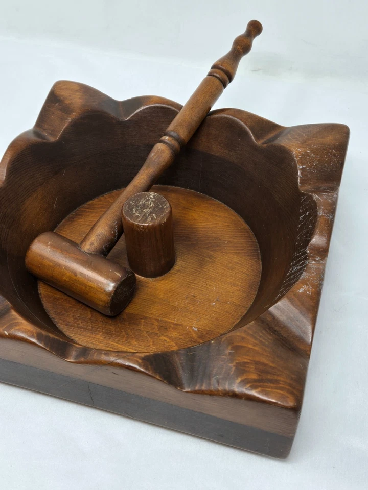 VINTAGE MCM HANDCRAFTED WALNUT WOOD NUTCRACKER BOWL WITH MALLET 9.5" - Image 2 of 4