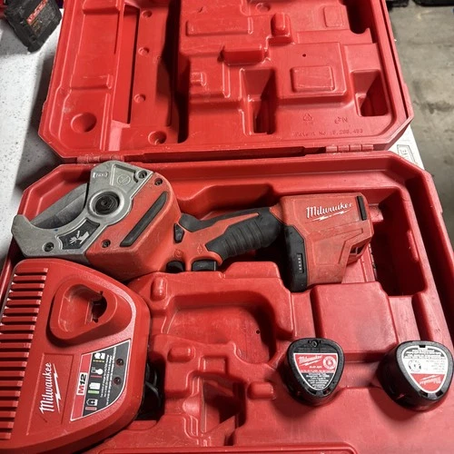 Milwaukee 2470-21 Pvc Shear Kit - product listing photo