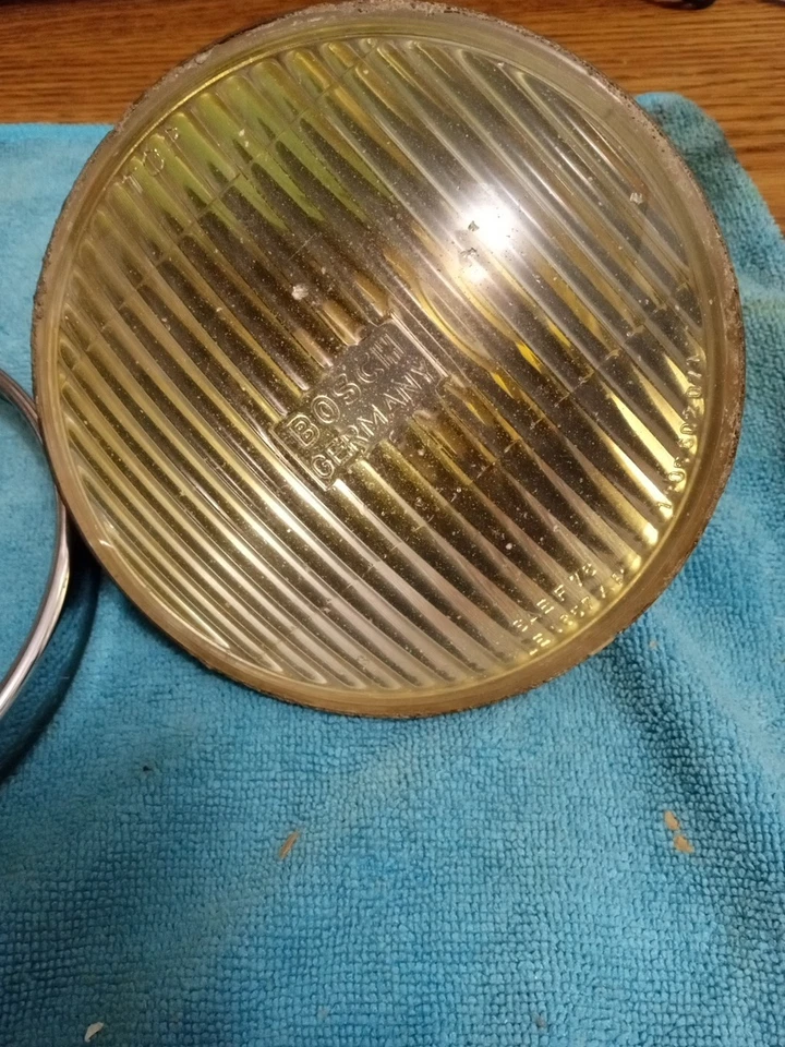 Faro antiniebla ámbar Bosch 78-85 Mercedes Benz 300D 240D W123 1305301026 áspero  Foto 2 de 4