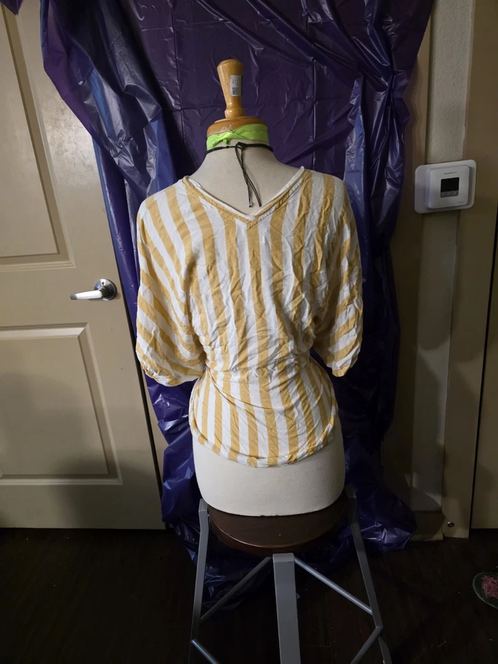 Max Studios Women's Medium Blouse, Sleeveless, Tie at Waist, Striped - Image 2 of 4