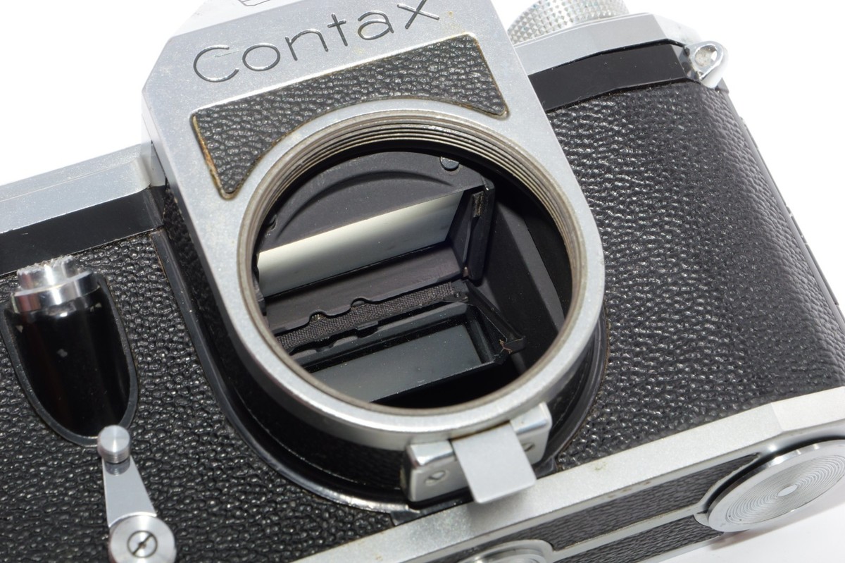 Contax S 一眼レフカメラ 35mmフィルム Zeiss Ikon Contax S 35mm SLR Film Camera. Early Circa 1950. M42