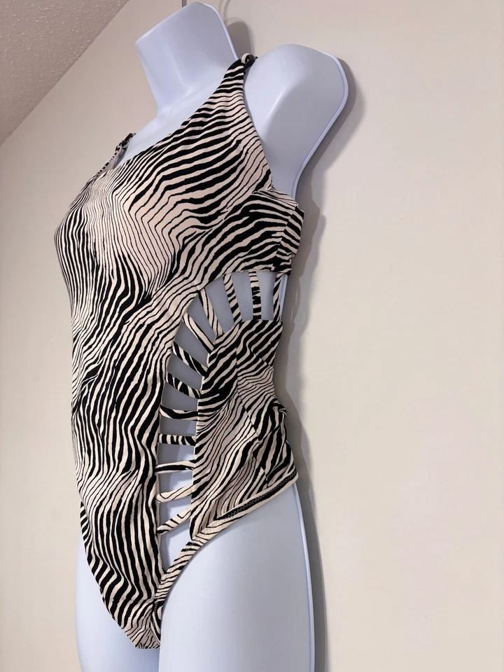 Traje de baño rojo Carter talla grande estampado cebra recortado de una pieza beige y negro nuevo con etiquetas Foto 4 de 4