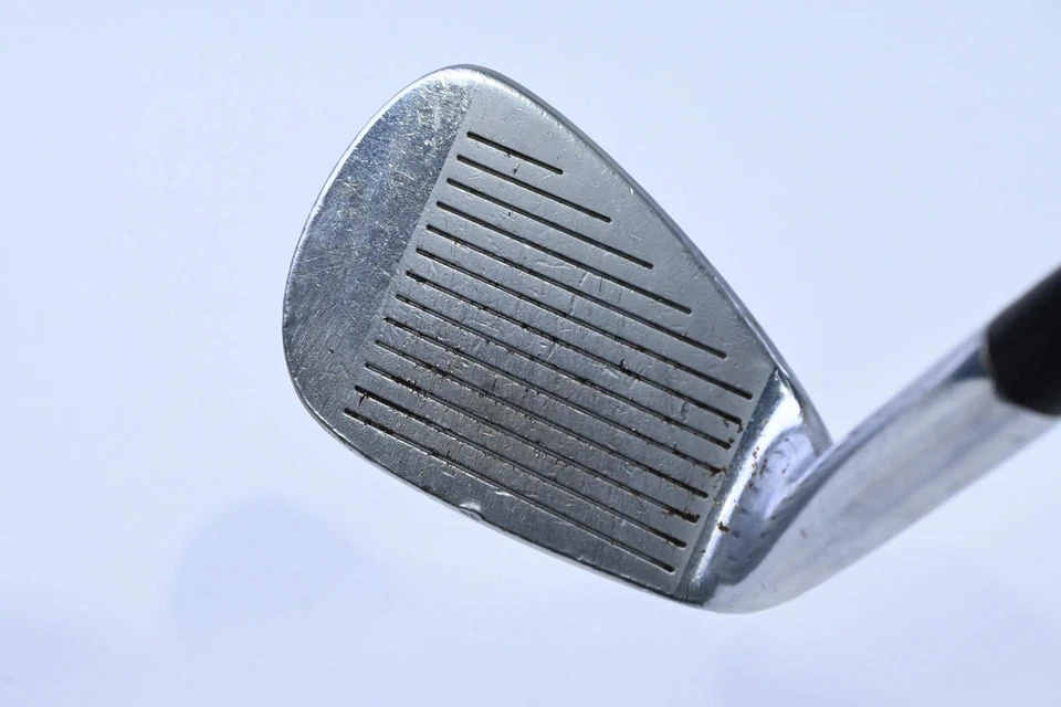 Mizuno MP-30 Pitching Wedge / 47 Degree / Regular Flex Dynamic Gold R300 - Image 2 of 4