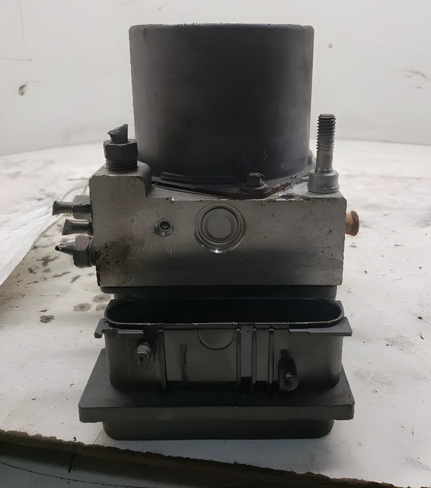 2004-2006 Toyota Camry ABS Anti-Lock Brake Pump Assembly OEM Foto 2 de 4