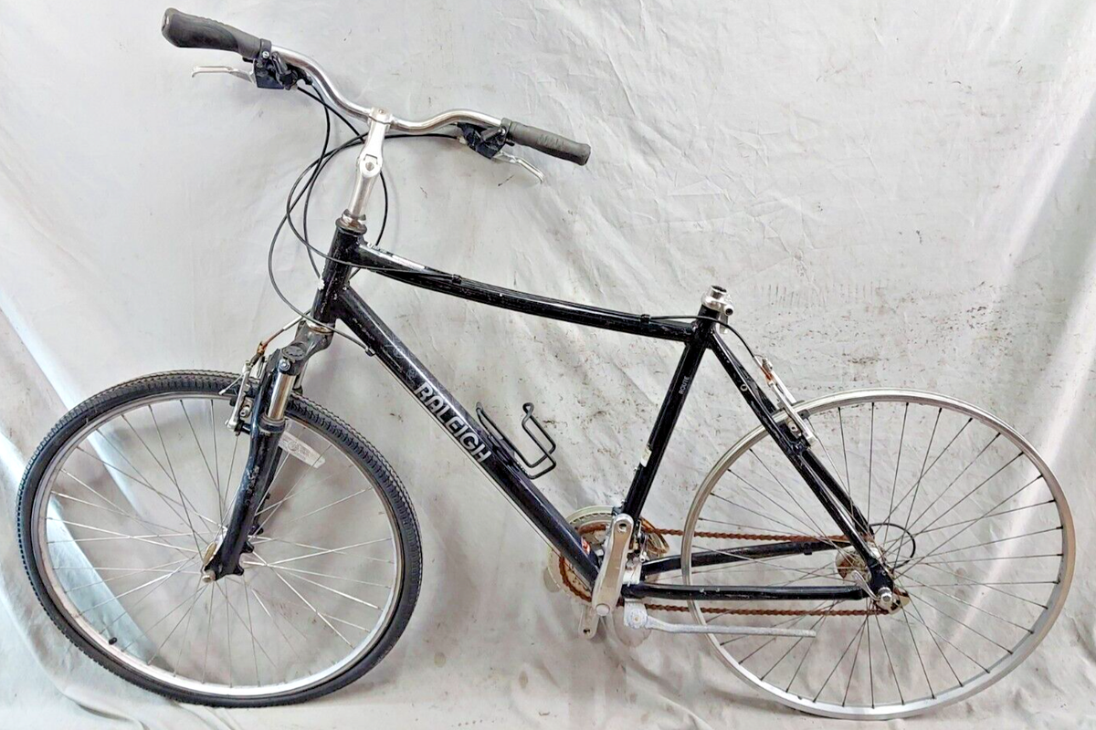 2018 Raleigh Route Comfort Hybrid Bike 23