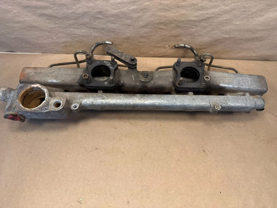 Coletor de admissão Jaguar XK150 fabricante de equipamento original C14809A - Imagem 4 de 4