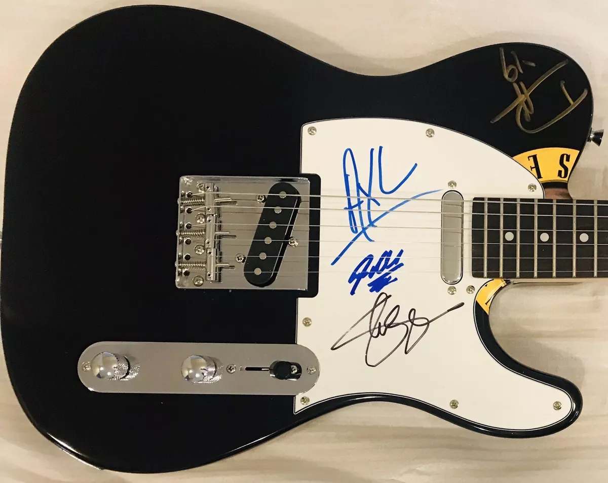 Guns N' Roses - Autographed Guitar