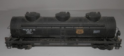Coche cisterna Bachmann escala HO Phillips Oil Co 9214 3 cúpulas con ruedas de acero y kadees | Zustand: Used