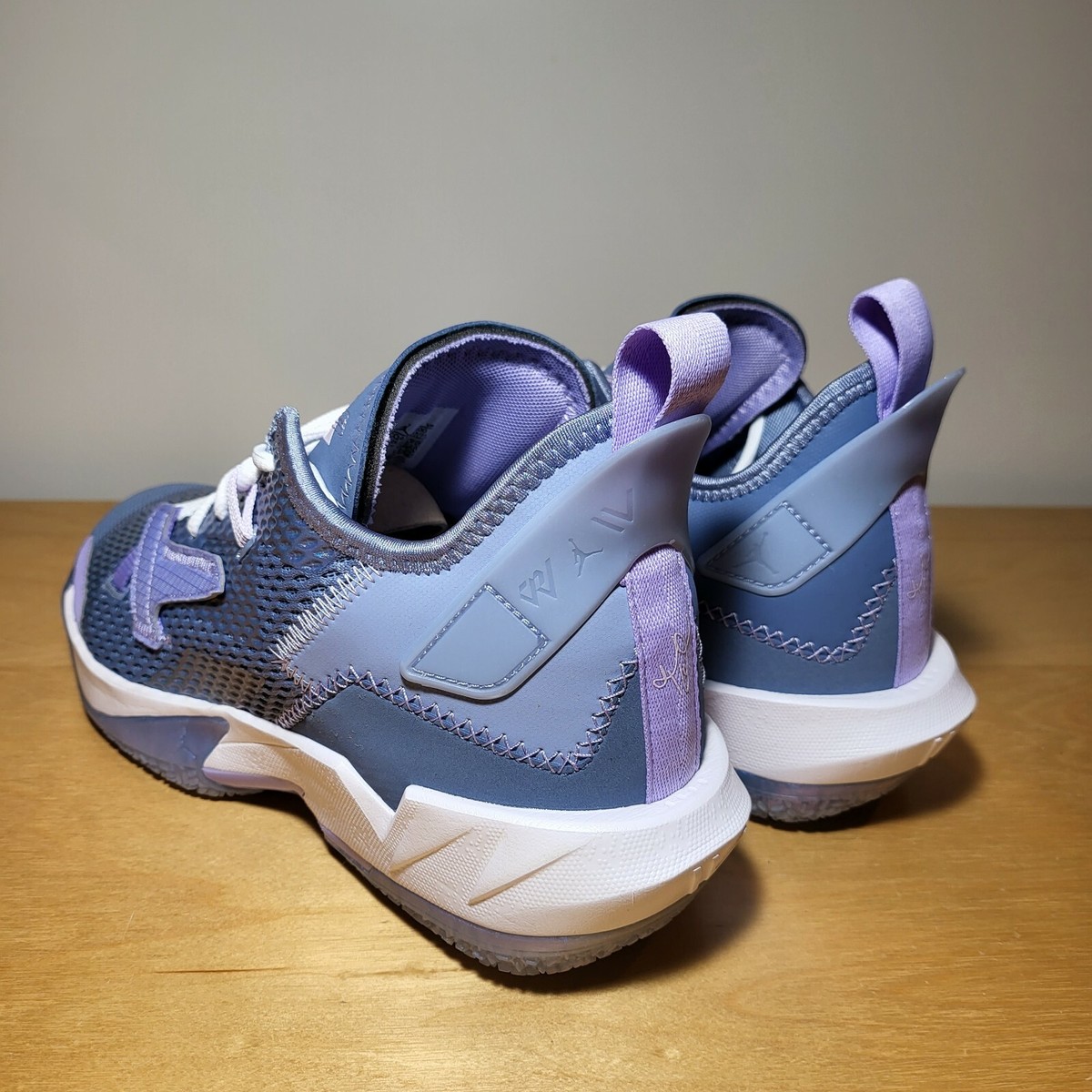 s-l1200.jpg s-l1200.jpg