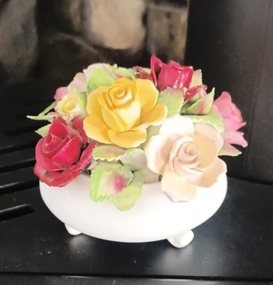 Weiße Porzellan Schale mit Rosen aus Porzellan England Bone China sehr schön!