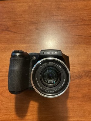 Fujifilm FinePix S700 7.1MP Digital Camera Please READ Repair or parts ONLY