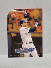 2005 Fleer Ultra - Mike Piazza #154 Gold Medallion