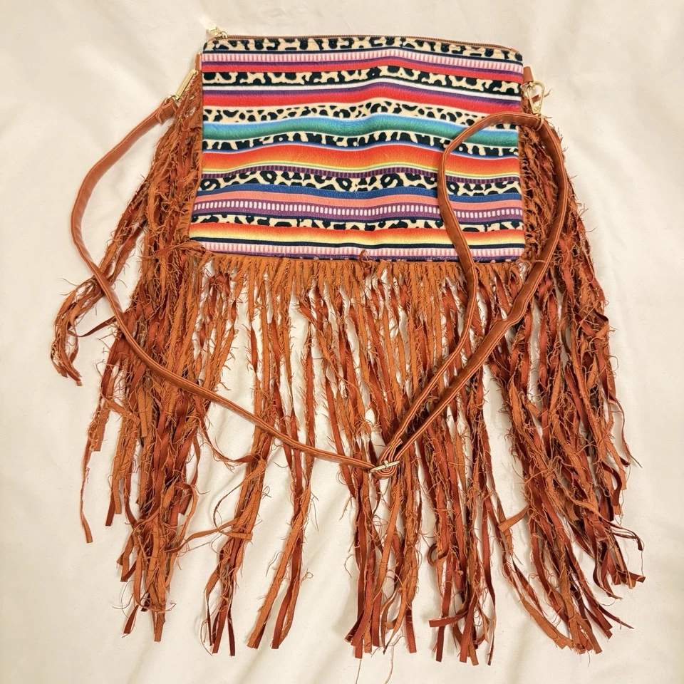 Cartera bandolera estilo Serape con flecos Foto 2 de 4