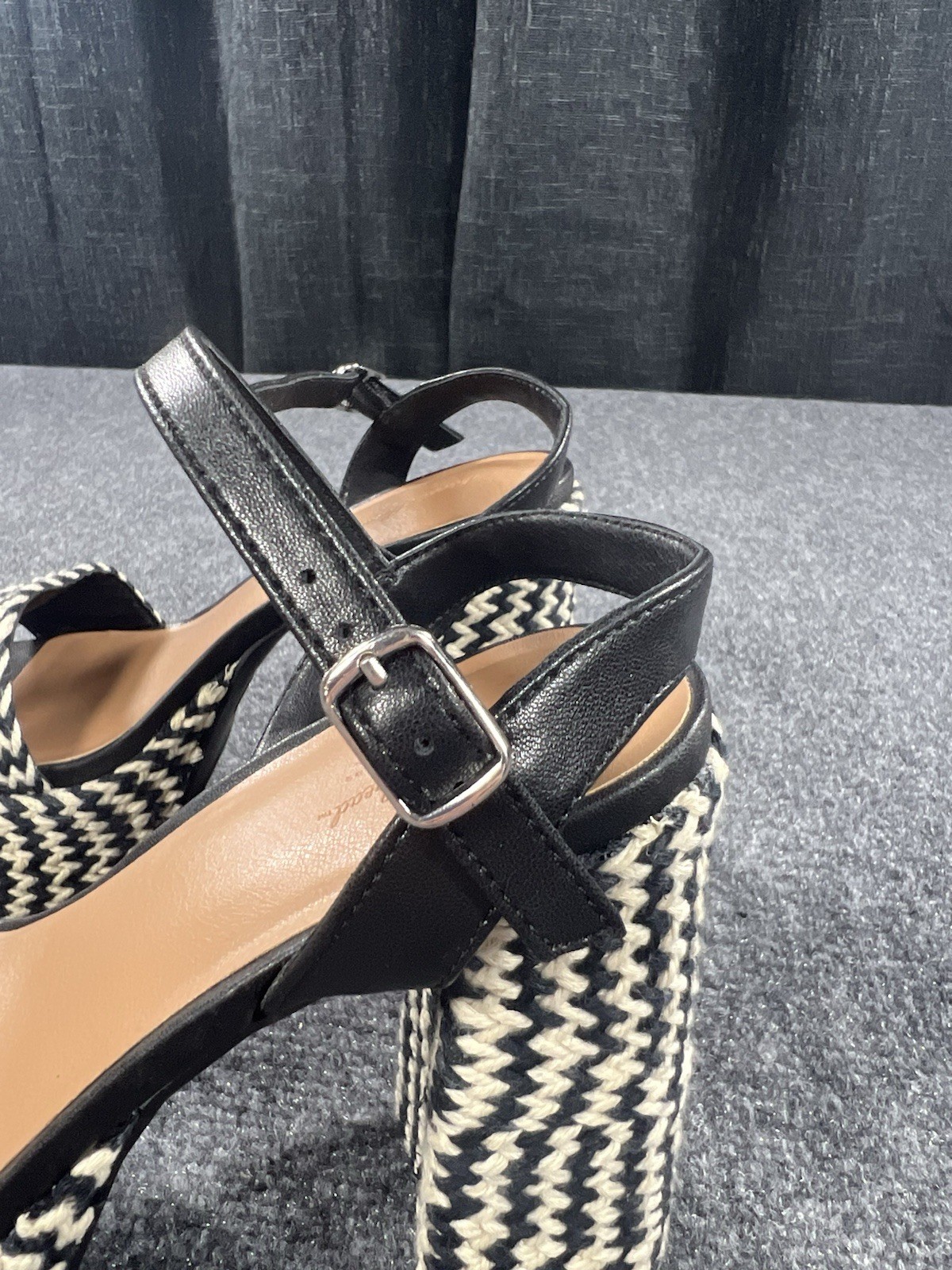 Universal Thread Womens Size 6 Platform Block Hee… - image 5