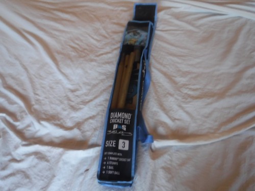 Diamond Cricket Set Size 3  SEE REMARKS INCOMPLETE NEEDS BALL USED