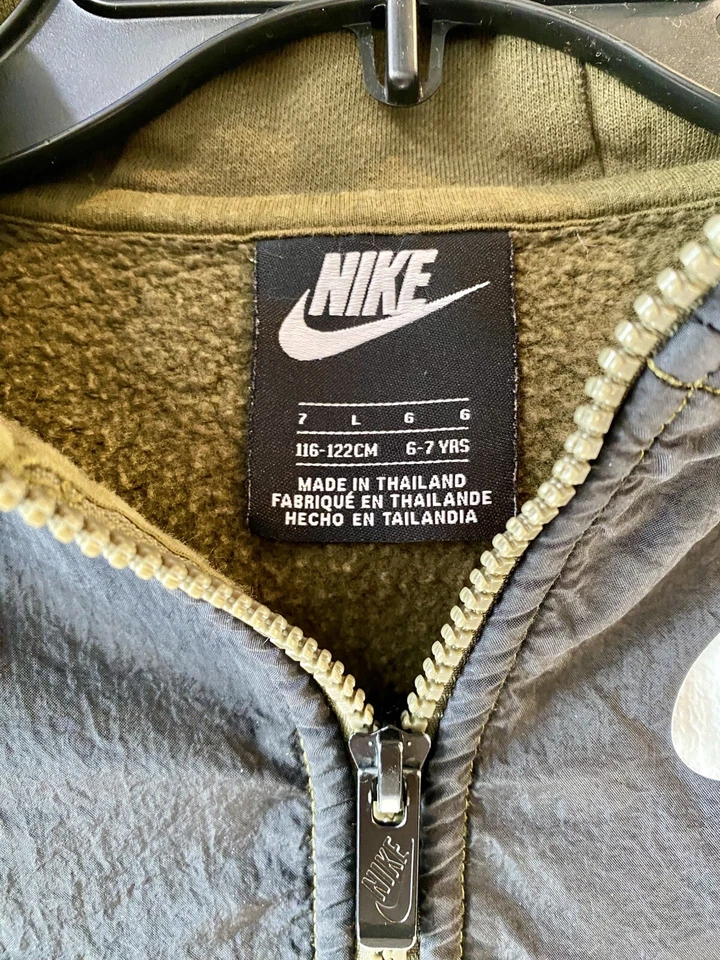 Nike Niños Cremallera Chaqueta Niños Verde y Negro 6-7 años Foto 3 de 4