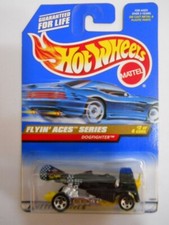 DOGFIGHTER #738, MINT ON CARD UNUSED, FLYIN HOT WHEELS issued 1997, MINT ON CARD