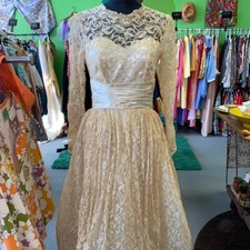 Authentic Vintage 50s Floral Lace Formal Wedding Dress 