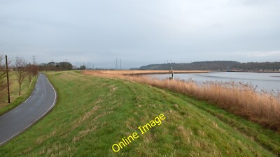 Foto 12x8 Hochwasserschutz - River Trent Burton Stather Der breite Deich von t c2012
