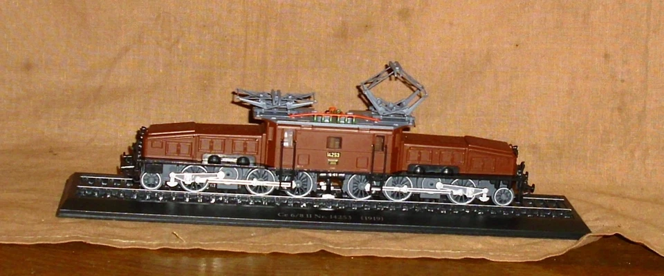 Atlas-E-Lok-Standmodell-1:87-CE6/8 14253 (1919)-lim. Edition-22cm-ovp-Note 1-2 - Bild 3 von 4