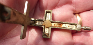 CROIX RELIQUAIRE EN METAL S.P.DOMINICI/PULVER/AGNUS DEx/xxxTACOMBIS