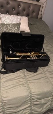 Stagg Bb Trumpet Brass Lacquered Gold with Case, Mouthpiece, Accessories