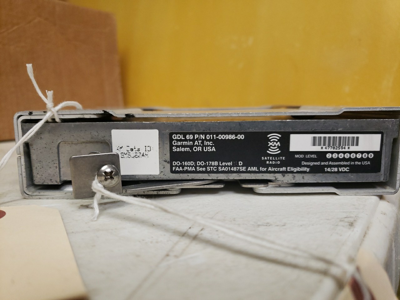 Garmin GDL 69 XM Weather Receiver P/N 011-00986-00 w/ Mount 