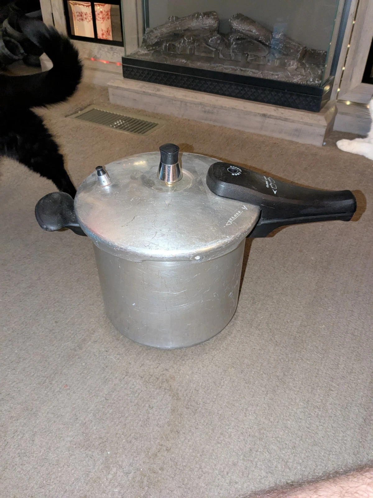 Denmark pressure cooker y20-7(6)-00 Aluminum Nice Condition 6 quart