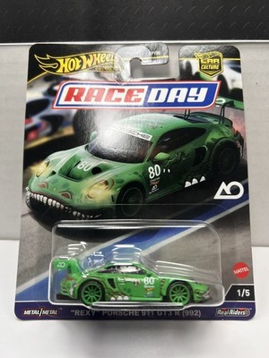 Hot Wheels Car Culture Auto Strasse 2022 – 5-Pack Diecast – Lamborghini Urus – 1:64 Scale – FPY86-957Q