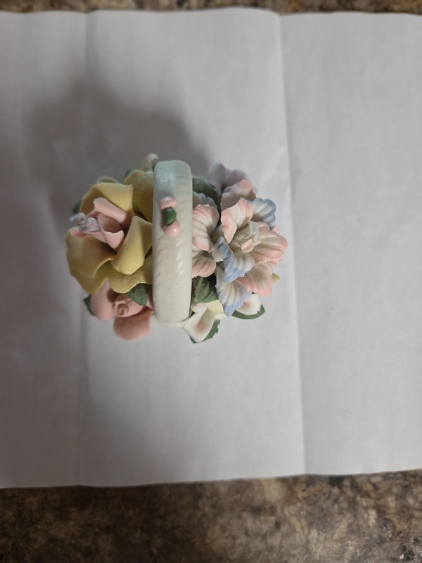 Mimi Flower Basket (used)