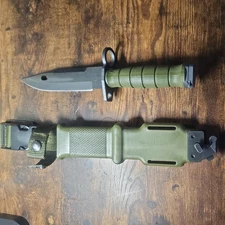 US Military Tri tech M9 Bayonet Combat Knife and Scabbard Similar to Phrobis III