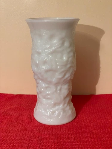 Vintage EO Brody- Cleveland, Ohio Milk Glass Crinkle Textured Vase 9-1/2”