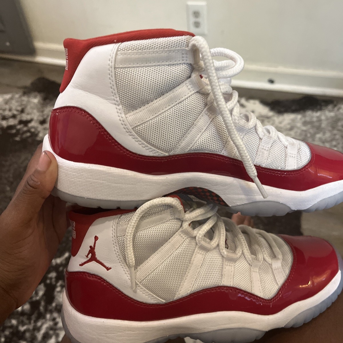 Jordan cherry 11 size 7.5 M Air Jordan 11  main image 3