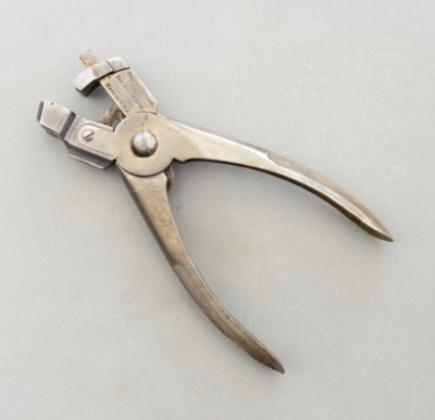 Vintage Pin Heftwerkzeug USA Patent 14 Juli 96 James A. Keyes Zange