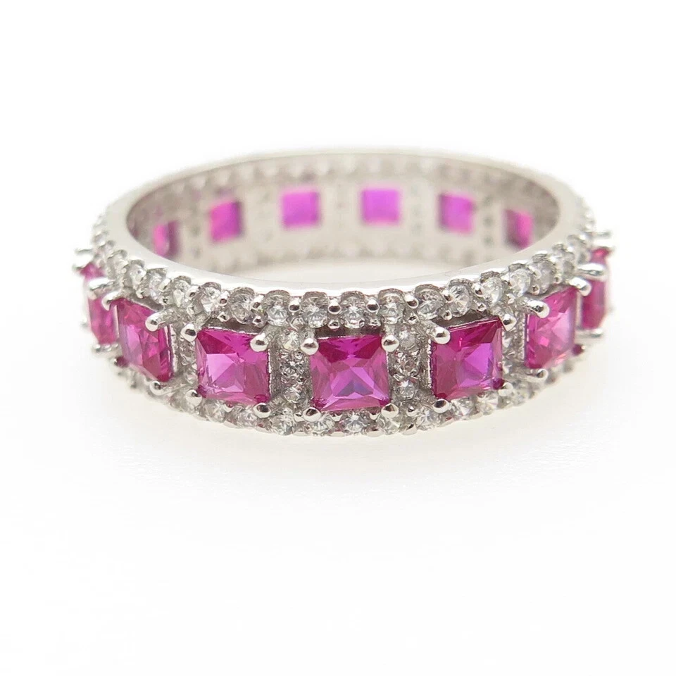 Anillo de eternidad de zafiro simulado corte princesa de 2,5 quilates enchapado en oro blanco de 14 k Foto 4 de 4