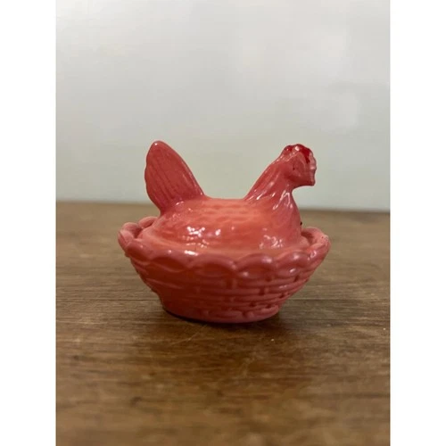 Rare/uncommon-vintage pastel pink flashed milk glass-Westmoreland hen on nest